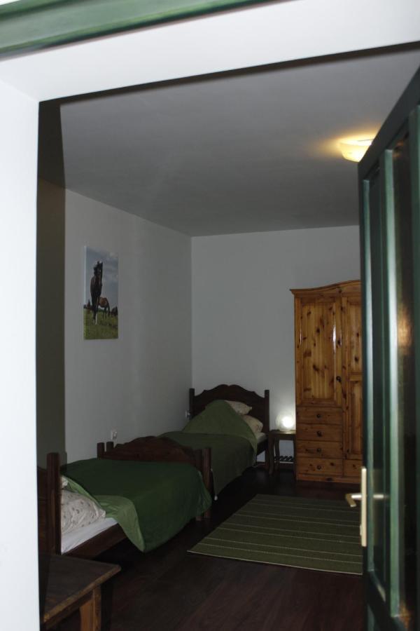 Hotel Hunor Lovastanya Kunbaracs Exteriér fotografie